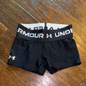 Under Armour youth Black Athletic booty Shorts small